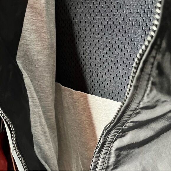 Nike Insulated WindBreaker/RainJacket Size XL - Picture 4 of 8